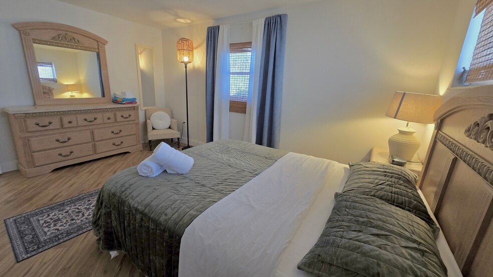 Building Photo - 400 Base Ave E