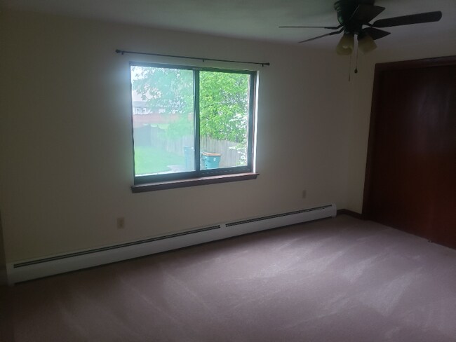 Building Photo - 1119 Farnsworth Ave