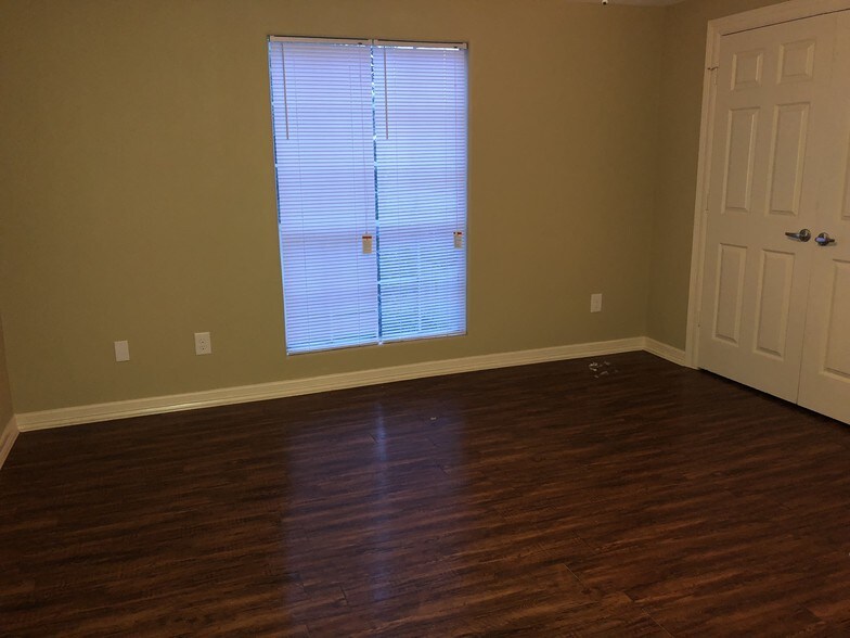 Bedroom side 1 - 4711 Averill St
