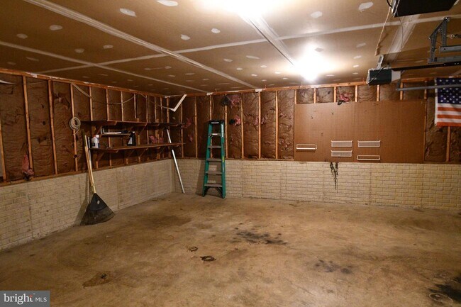 Building Photo - 11 Jody Ct