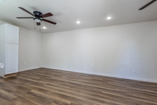 Building Photo - 3232 Sanguinetti Ln