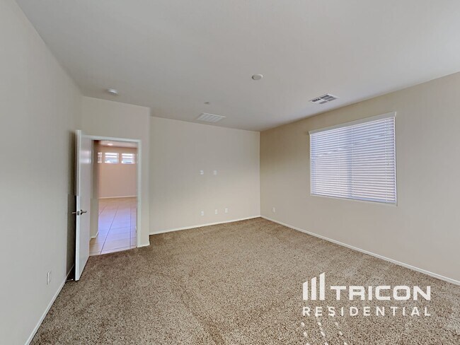 Building Photo - 2148 Del Aqua Ave