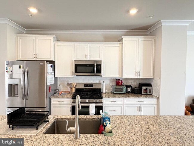 Building Photo - 1235 Greylock Ln