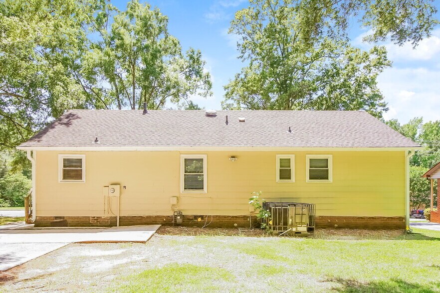 Building Photo - 6725 Barrington Dr