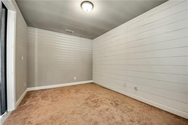 Building Photo - 1025 Spring Falls Dr