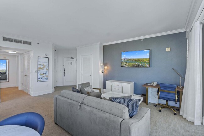 Building Photo - 4441 Collins Ave