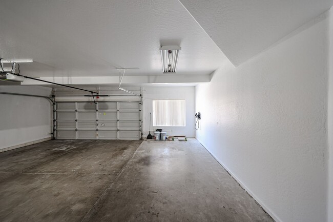 Building Photo - RV GATE! Lovely 4 bedroom, 3 bathroom home...