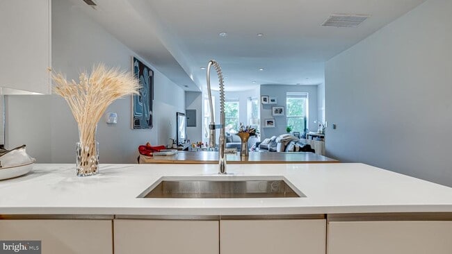 Building Photo - 2003 1st St NW