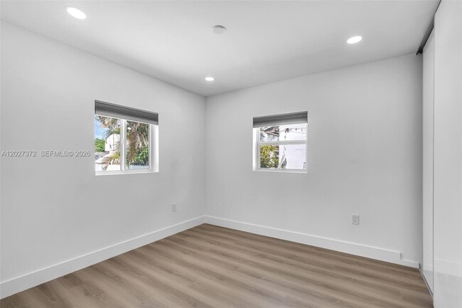 Building Photo - 2814 SW 26th St