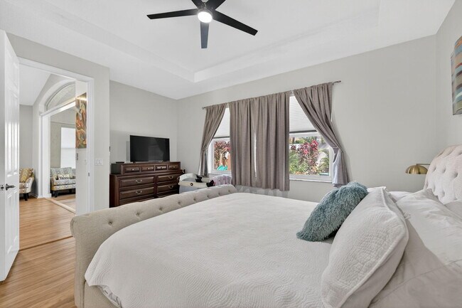 Building Photo - 6689 Southport Dr