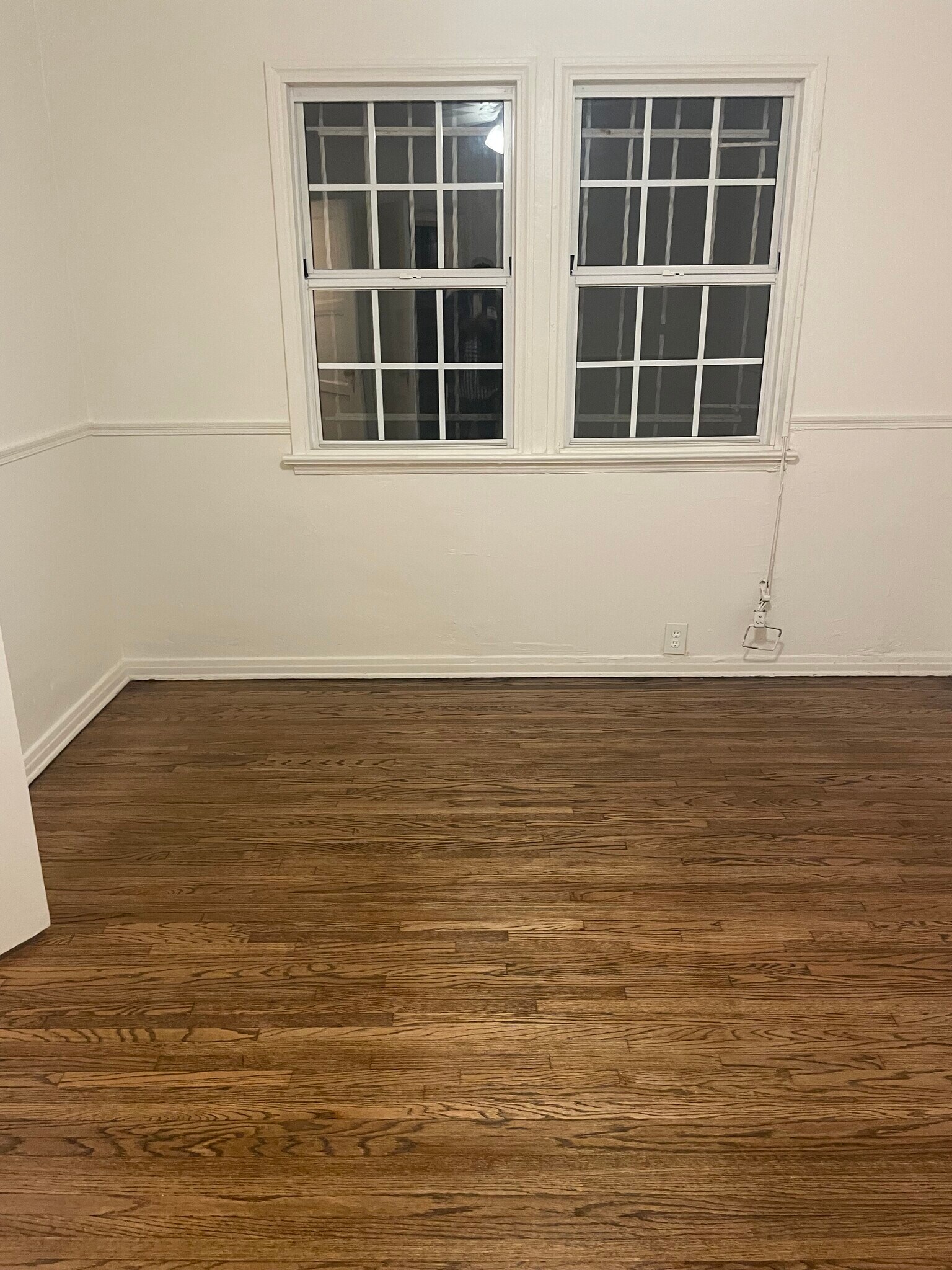 Front bedroom (2) - 1208 W 81st Pl