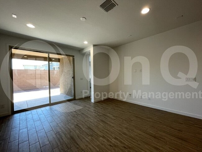 Building Photo - 5945 N 89th Dr