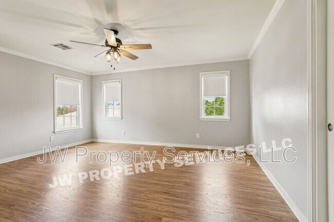 Building Photo - 3412 White St