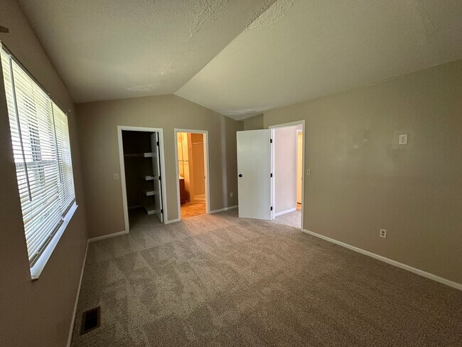 Building Photo - 8570 Fairway Trail