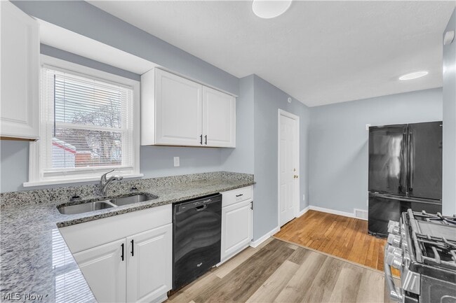 Building Photo - 5176 Joseph St