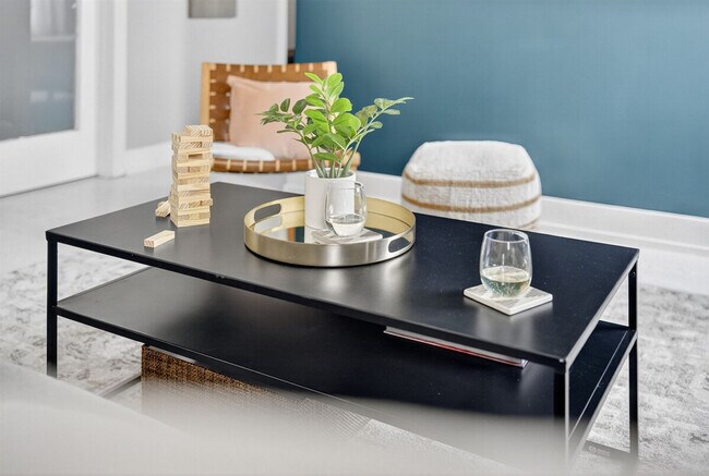 Building Photo - 400 Walnut St