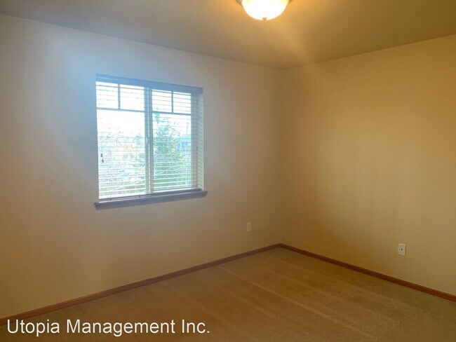 Building Photo - 2 br, 2.5 bath House - 4051 Eliza Ave #102