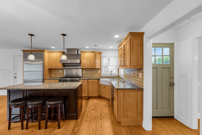 Building Photo - 20 Rosalie Ave