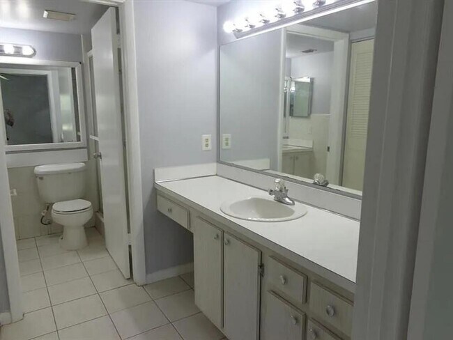Building Photo - 3560 Pine Needle Dr