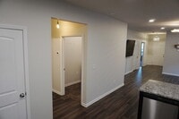 Building Photo - 2221 Silverton Dr