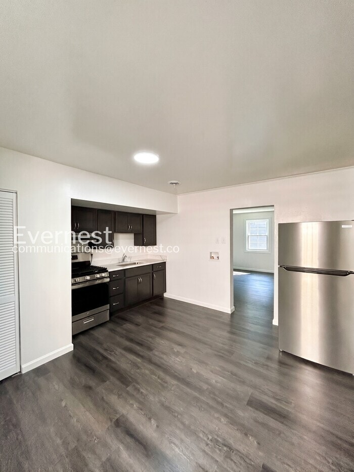 Building Photo - 503 N 30th St