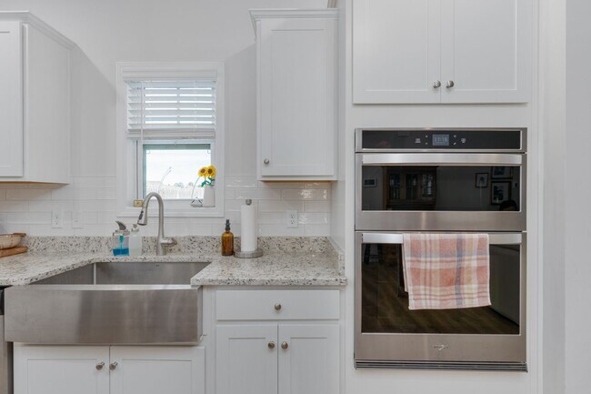 Building Photo - Beautiful, Almost New Home Located in The Desirable Elgin, SC
