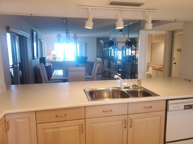 Building Photo - 10980 S Ocean Dr
