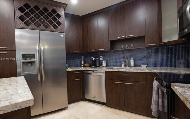 Building Photo - 1723 NE Miami Gardens Dr