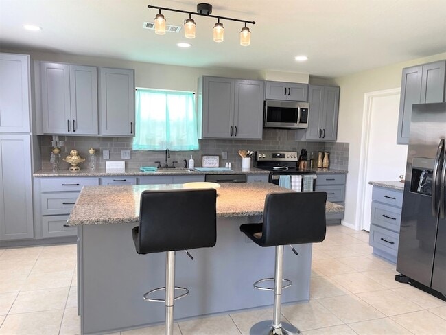 Building Photo - 15406 Bay Lodge Ln