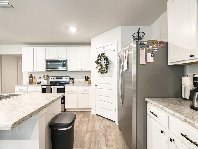 Building Photo - 10505 Queens Gate Cir