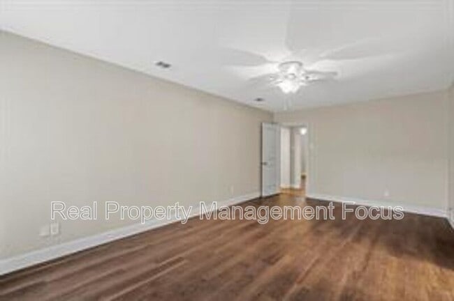 Building Photo - 14722 Overview Dr