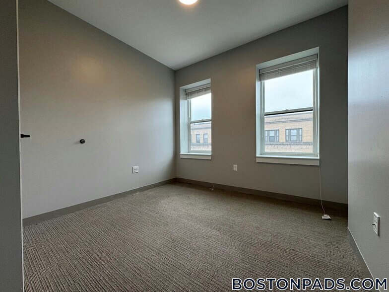 Building Photo - 100 Hemenway St