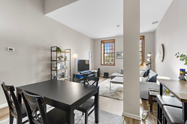 Building Photo - 222 Clinton St