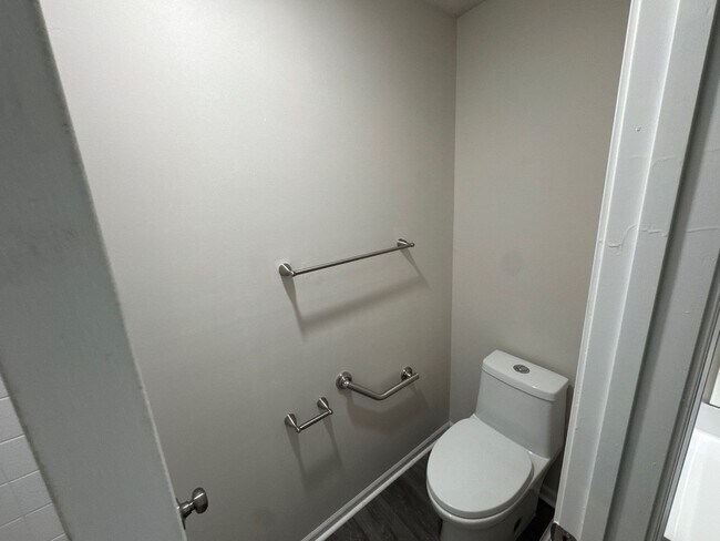 Building Photo - Duplex