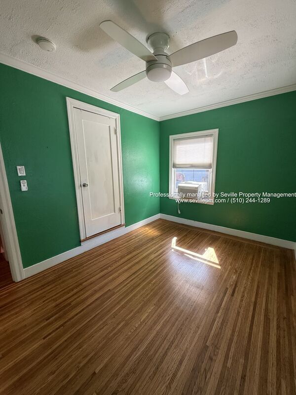Building Photo - 2951 Madera Ave