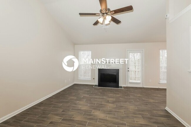 Building Photo - 3 Bedroom Pet-Friendly Home in JONESBORO, GA with Main Street Renewal