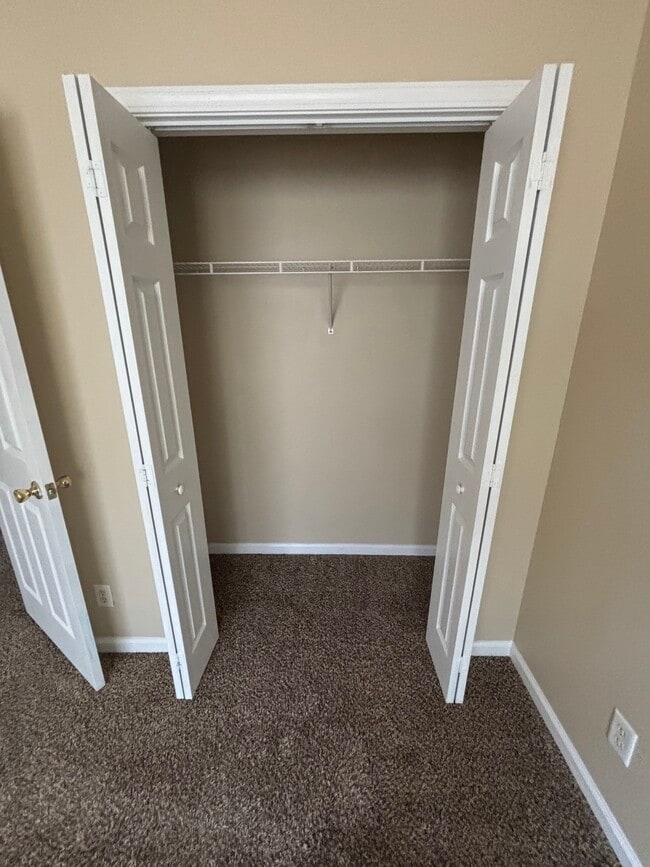 Building Photo - 121 Faybrook Dr