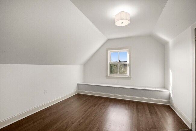 Building Photo - 109 Byram Rd