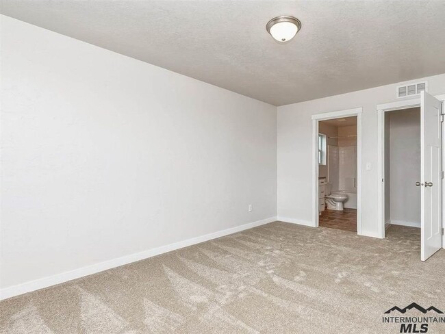 Building Photo - Charming 3 Bedroom Home in Nampa _ Pet Fri...