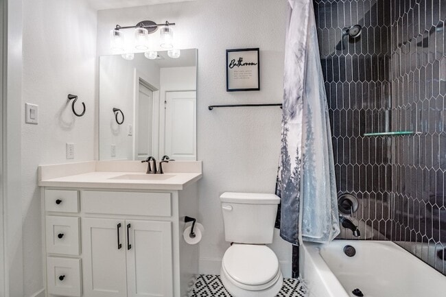 Building Photo - 4211 Mill Pond Dr