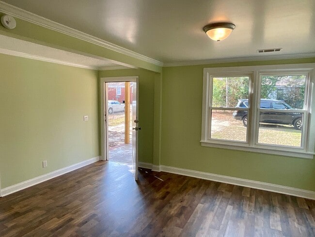 Building Photo - Updated home in Augusta