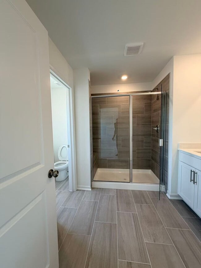Building Photo - 219 Deercroft Dr
