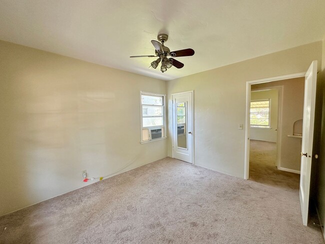Building Photo - Charming 2 Bedroom Cottage in the Heart of Downtown Paso Robles! AVAILABLE July 1st, 2026 **DO NO...