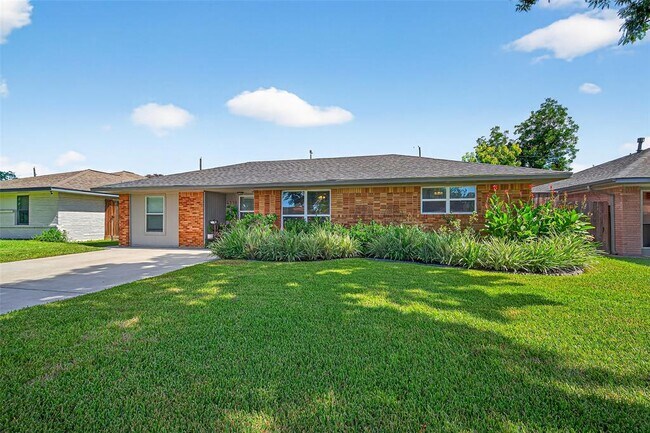 Primary Photo - 4318 De Milo Dr
