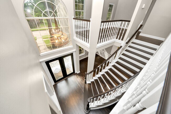 Building Photo - 2405 Guilbeau Ln