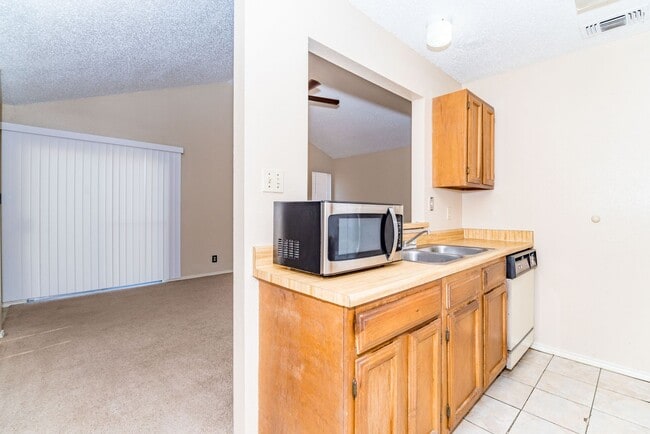 Building Photo - 2-BEDROOM DUPLEX