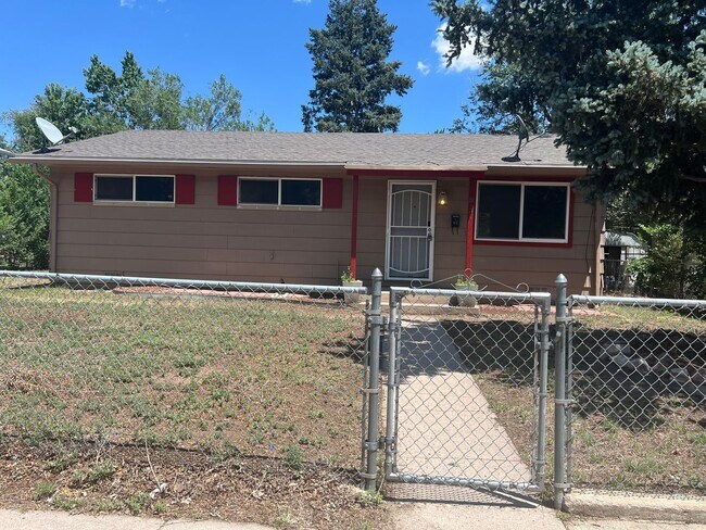 Primary Photo - 817 Sequoia Dr