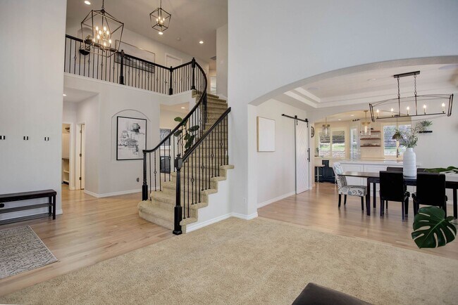Building Photo - Gorgeous home within the prestigious priva...