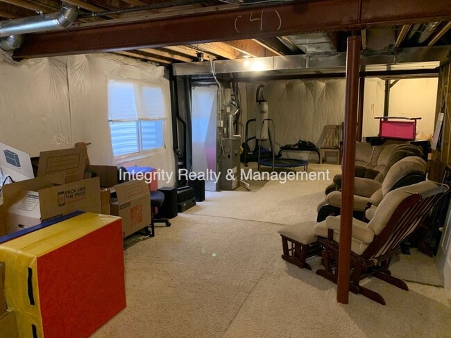 Building Photo - 3025 Redhaven Way