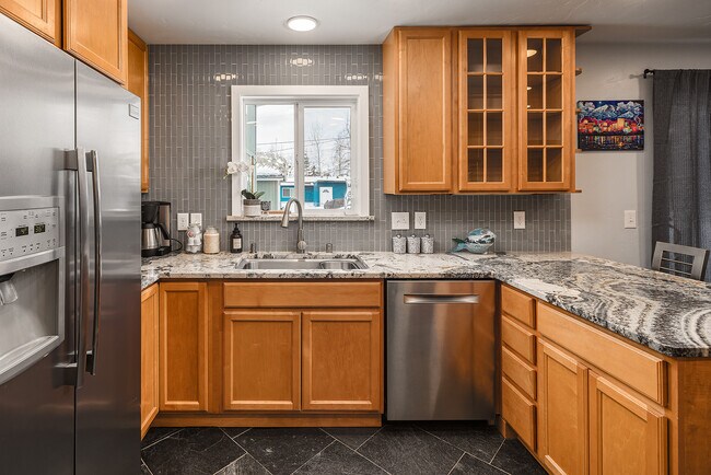 Building Photo - 8130 Loganberry St